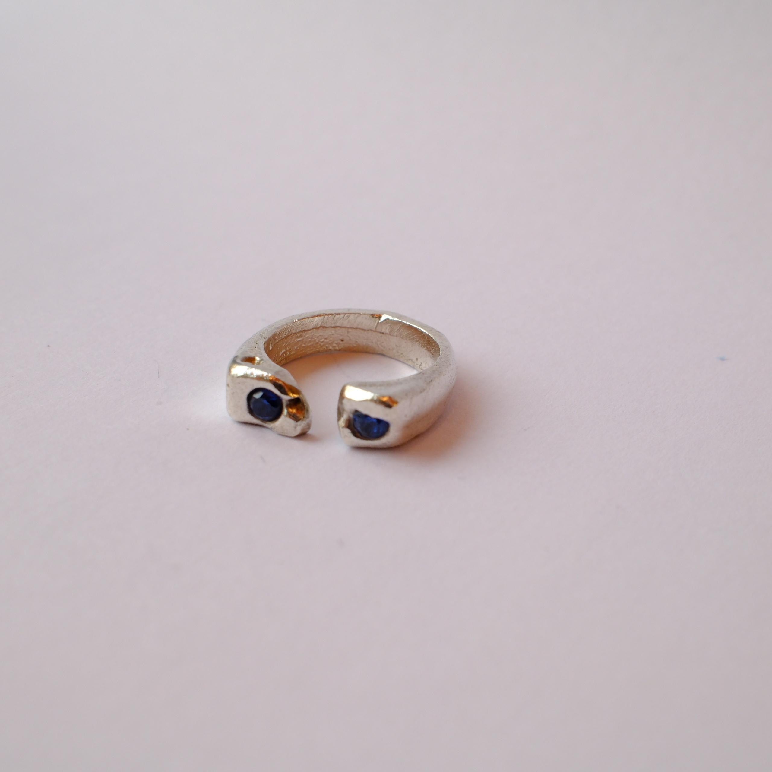 Pinky Ring mit Saphiren