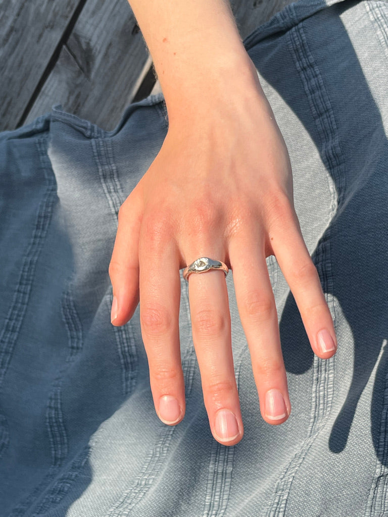 White sapphire