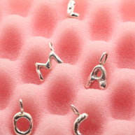 Buchstaben-Charms
