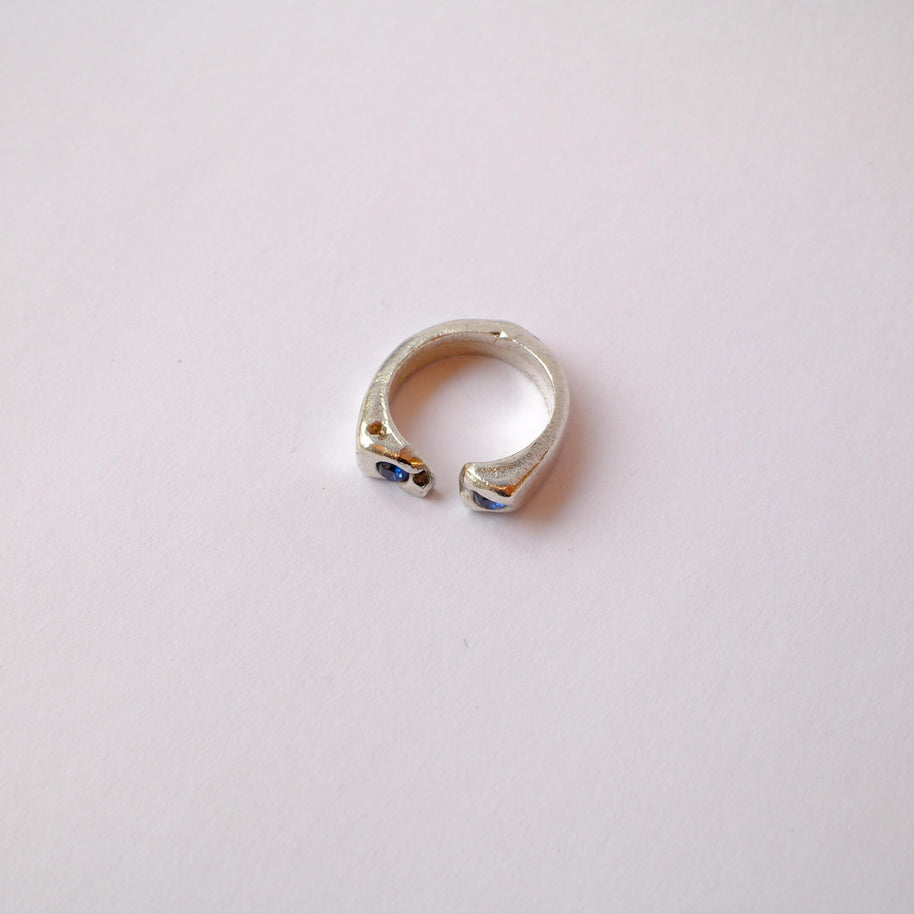 Pinky Ring mit Saphiren