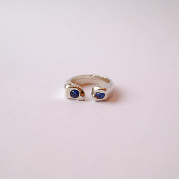 Pinky Ring mit Saphiren